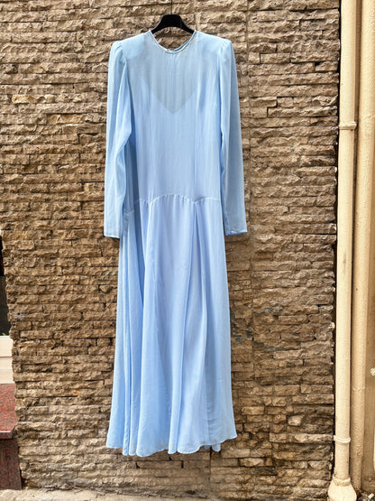 ANDION. Vestido azul claro gasa