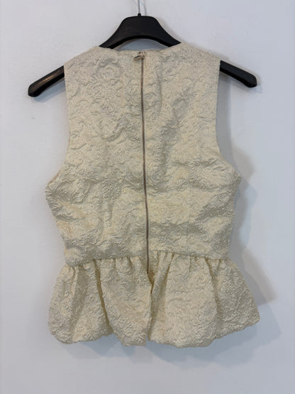 ZARA. Shiny textured top. TS