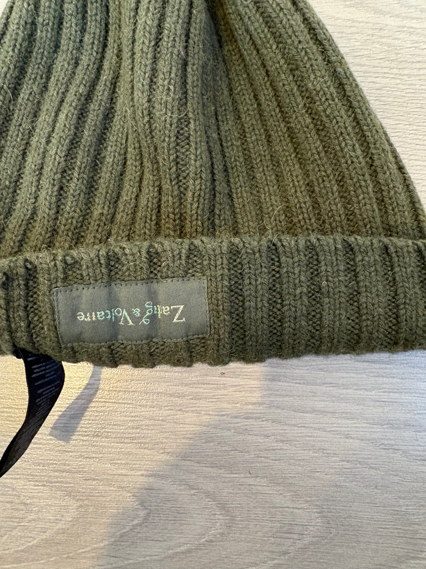 ZADIG&VOLTAIRE. Gorro verde alpaca