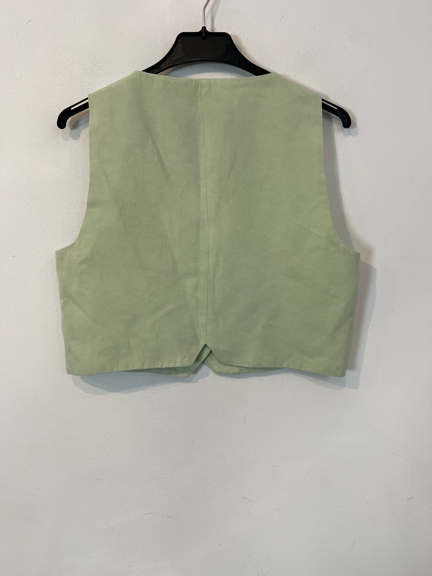 ZARA. Chaleco verde cropped