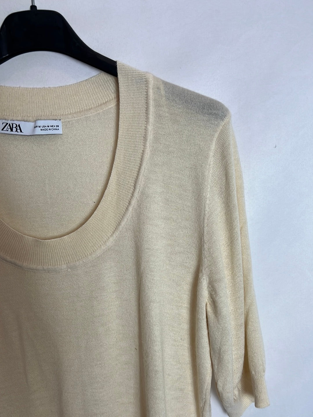 ZARA. Top punto fino beige. T M