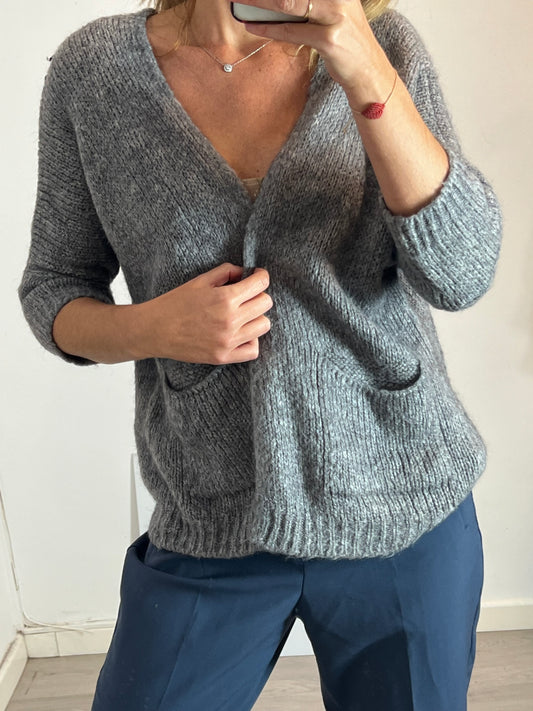 EL DESVÁN DE ARAN. Cárdigan gris abierto  Tu(S)