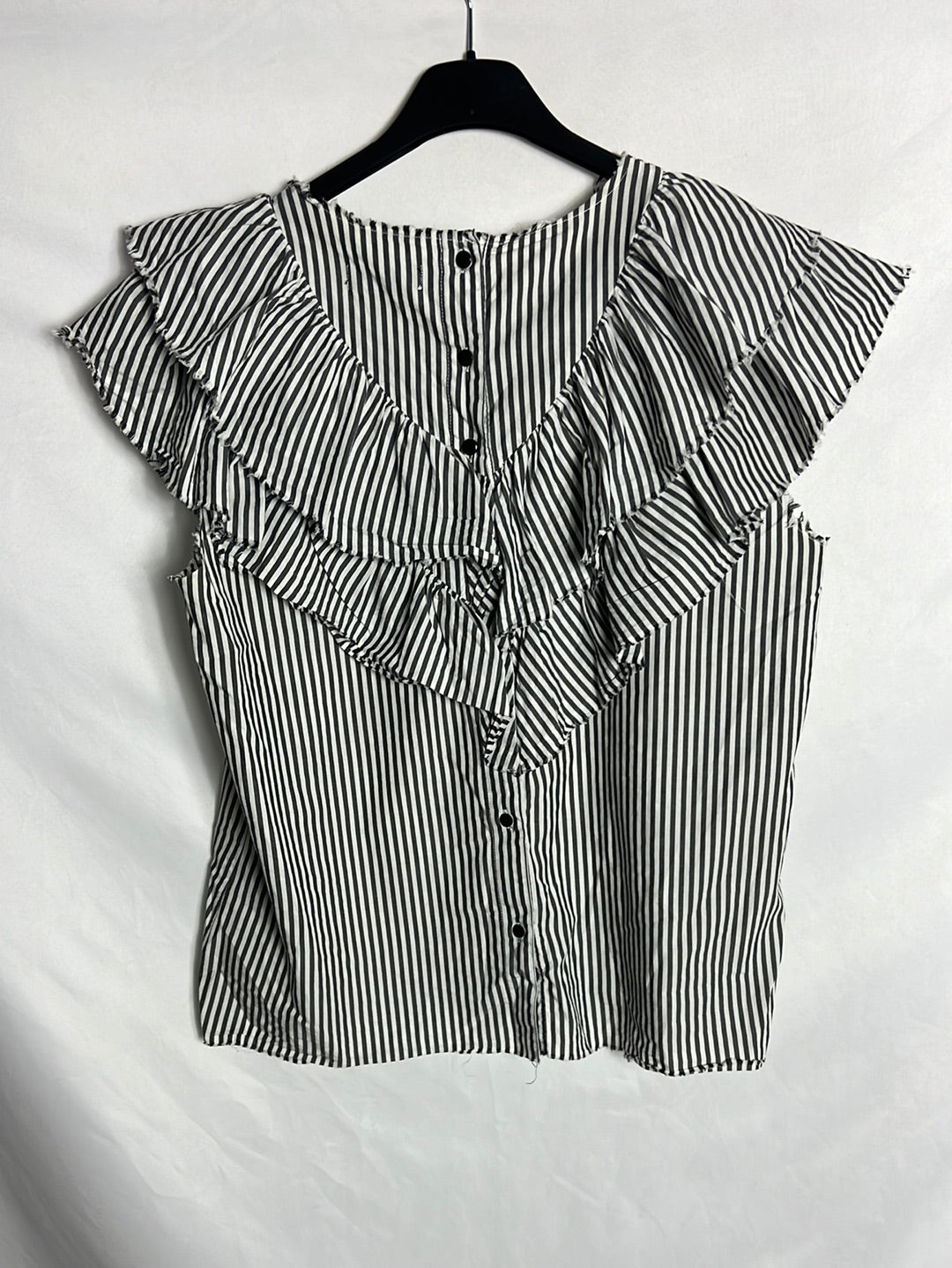 ZARA. Striped top with ruffles. Size XS (s/m)