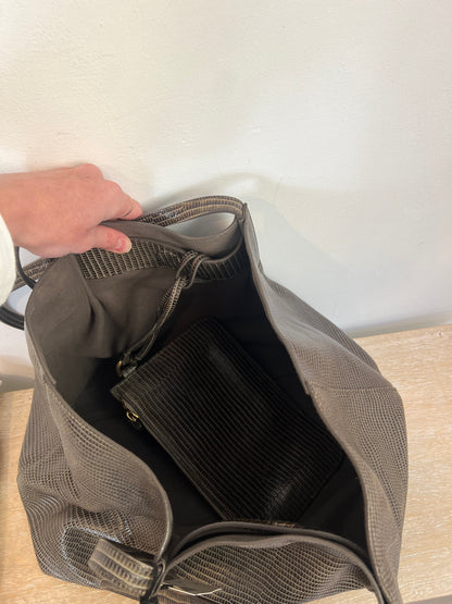 NINA RICCI. Bolso piel verde oliva