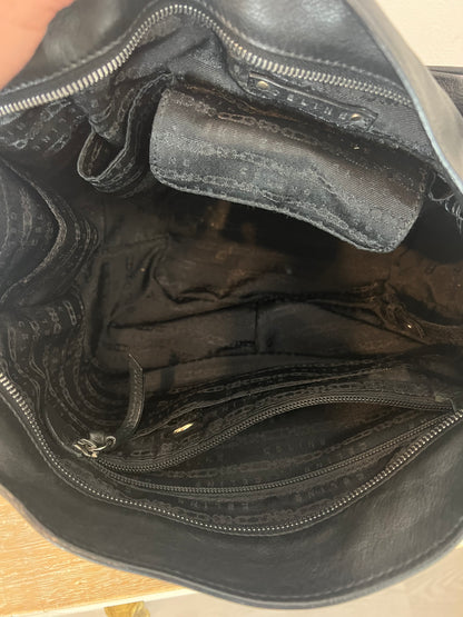 CELINE. Bolso negro piel mediano