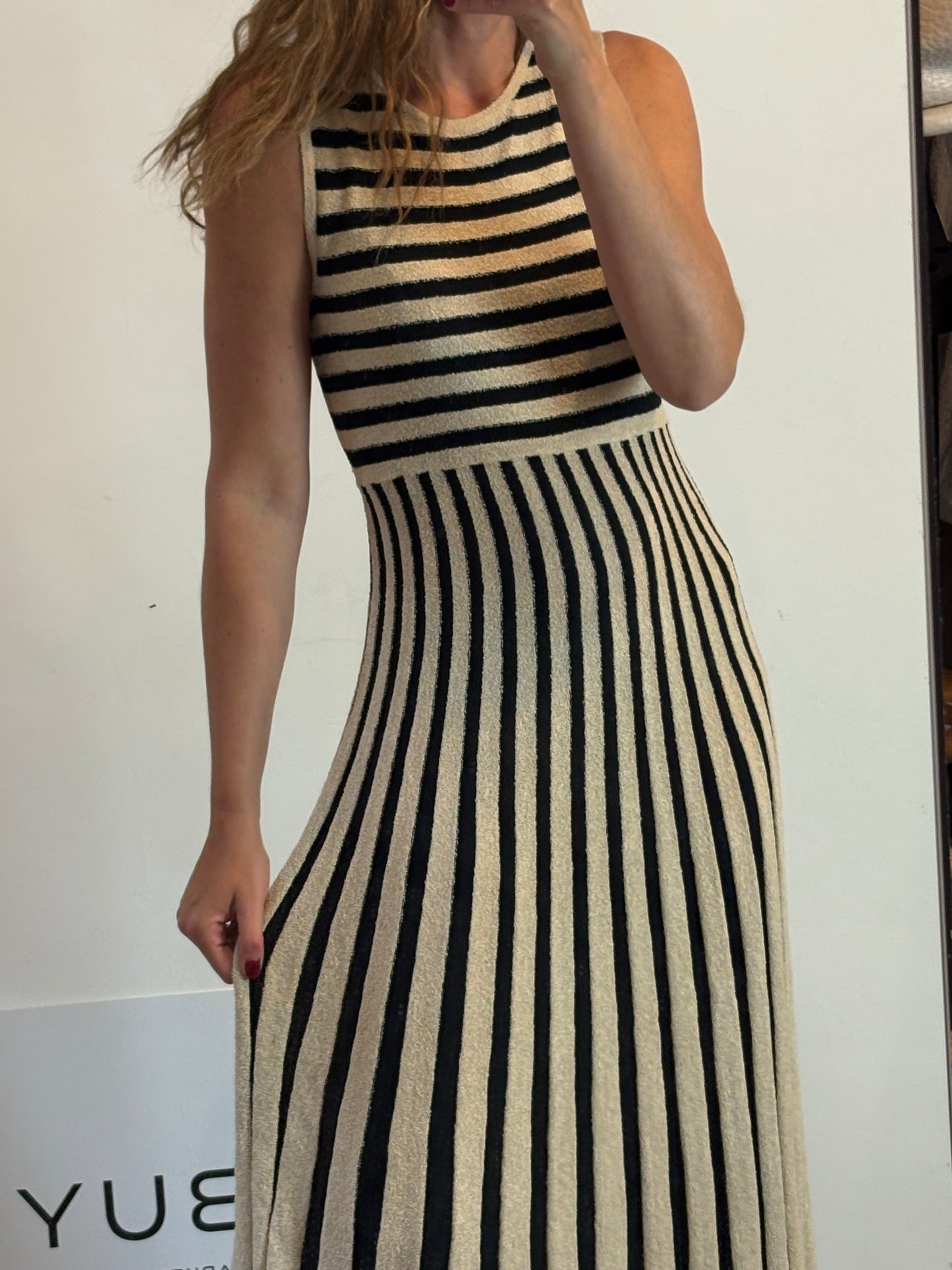 ZARA. Vestido largo textura rayas