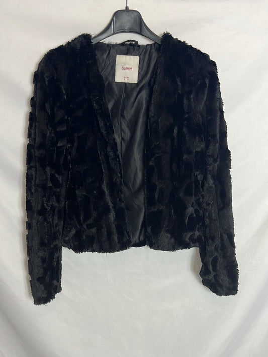 PULL&amp;BEAR. Short fur jacket. TS