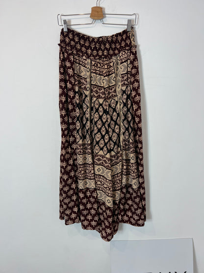 OTHERS. Total look: flowing trousers and YOUR top