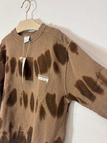 ZARA. Brown sweatshirt with letters. Size 6 years.