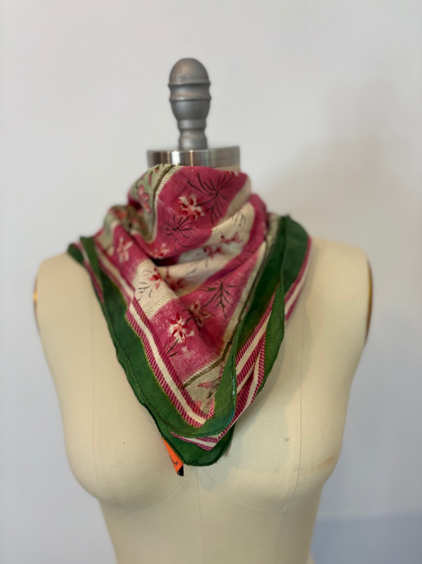 CARPE DIEM. Pink and green printed scarf