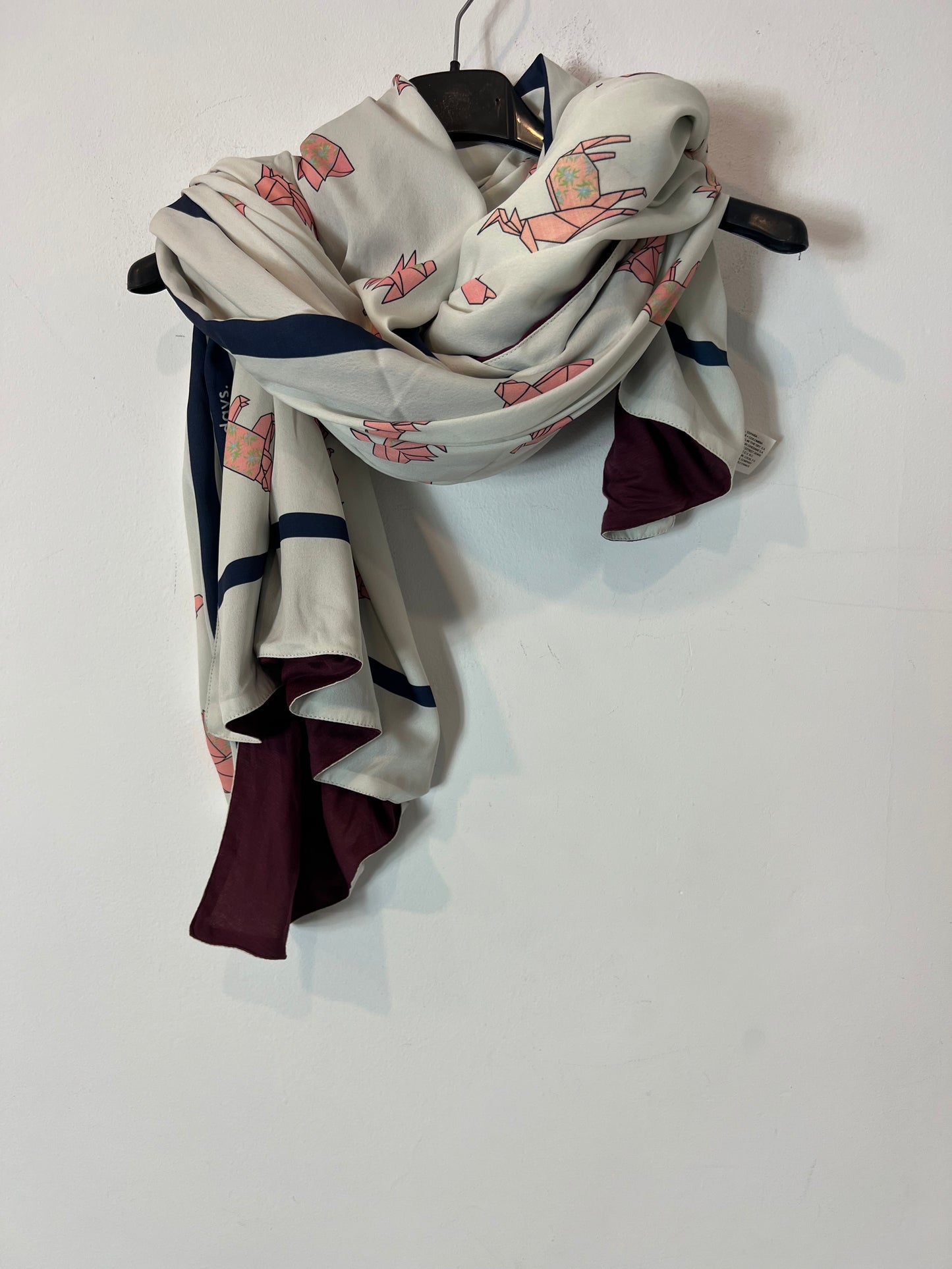 ADOLFO DOMINGUEZ. Fular reversible doble textura