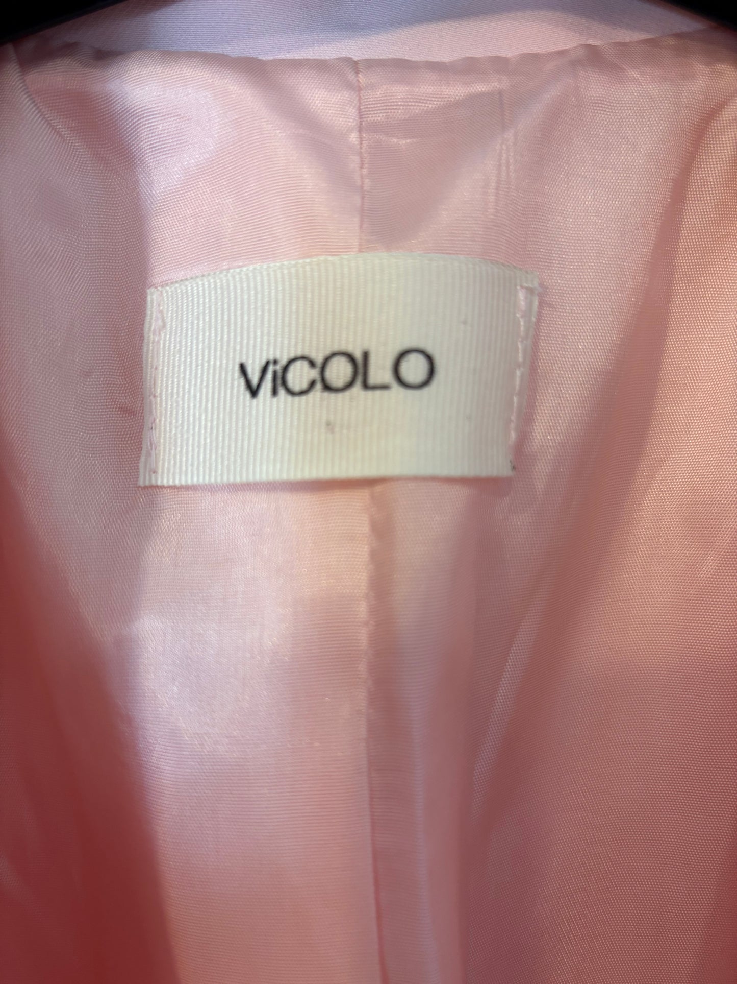 VICOLO. Traje de chaqueta rosa claro