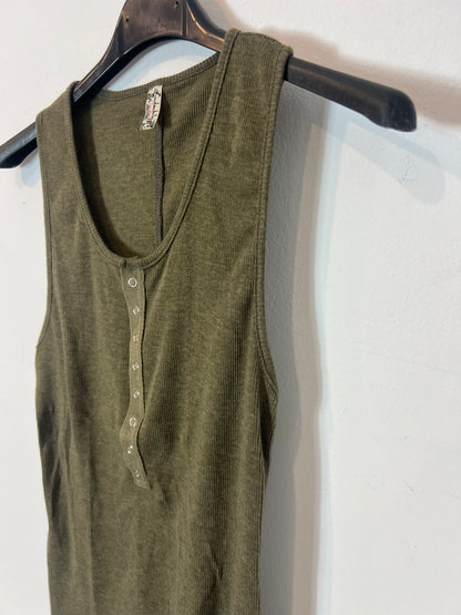 OTRAS. Top canalé verde. T S