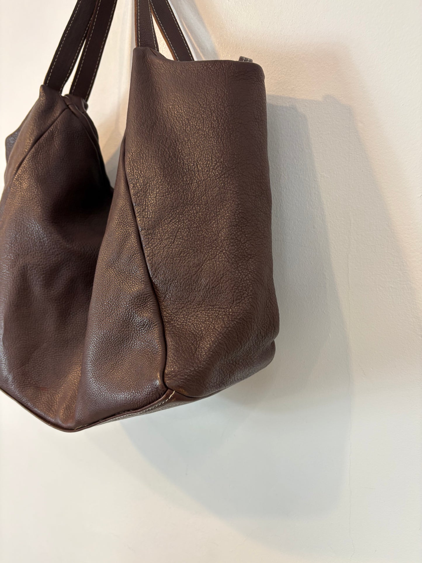 OTRAS. Bolso shopper marrón piel