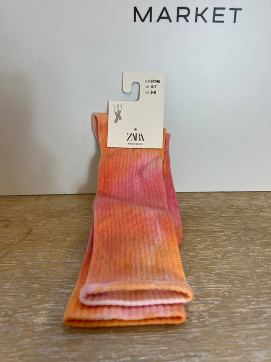 ZARA. Calcetines flúor. T 37-40