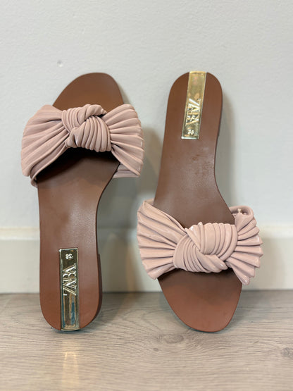 ZARA. Pink gathered strap flat sandal. Size 38