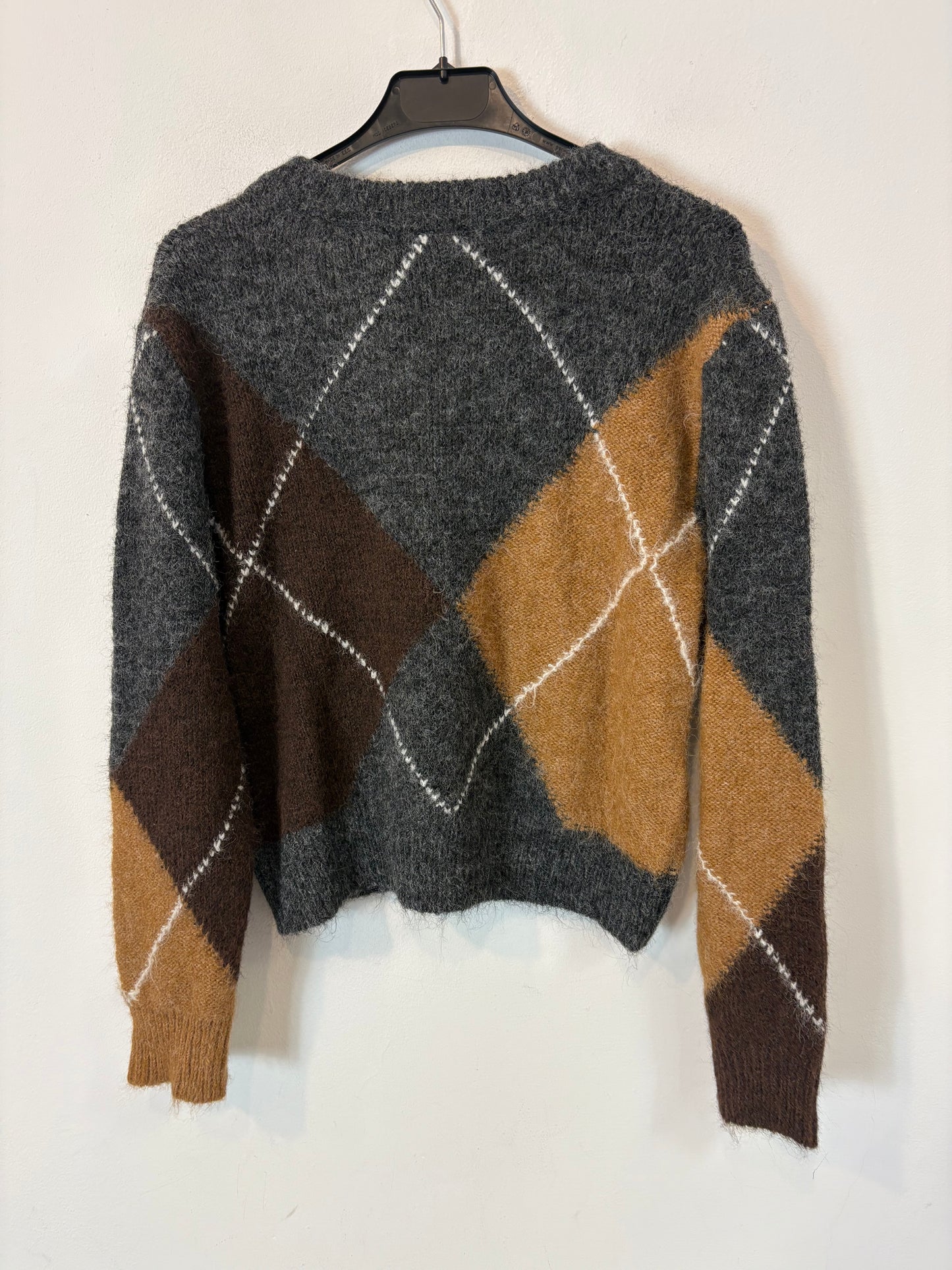 ZARA, Jersey rombos cuello pico