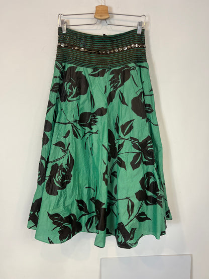 KAVITA BHARTIA. Falda larga detalle abalorios . T M