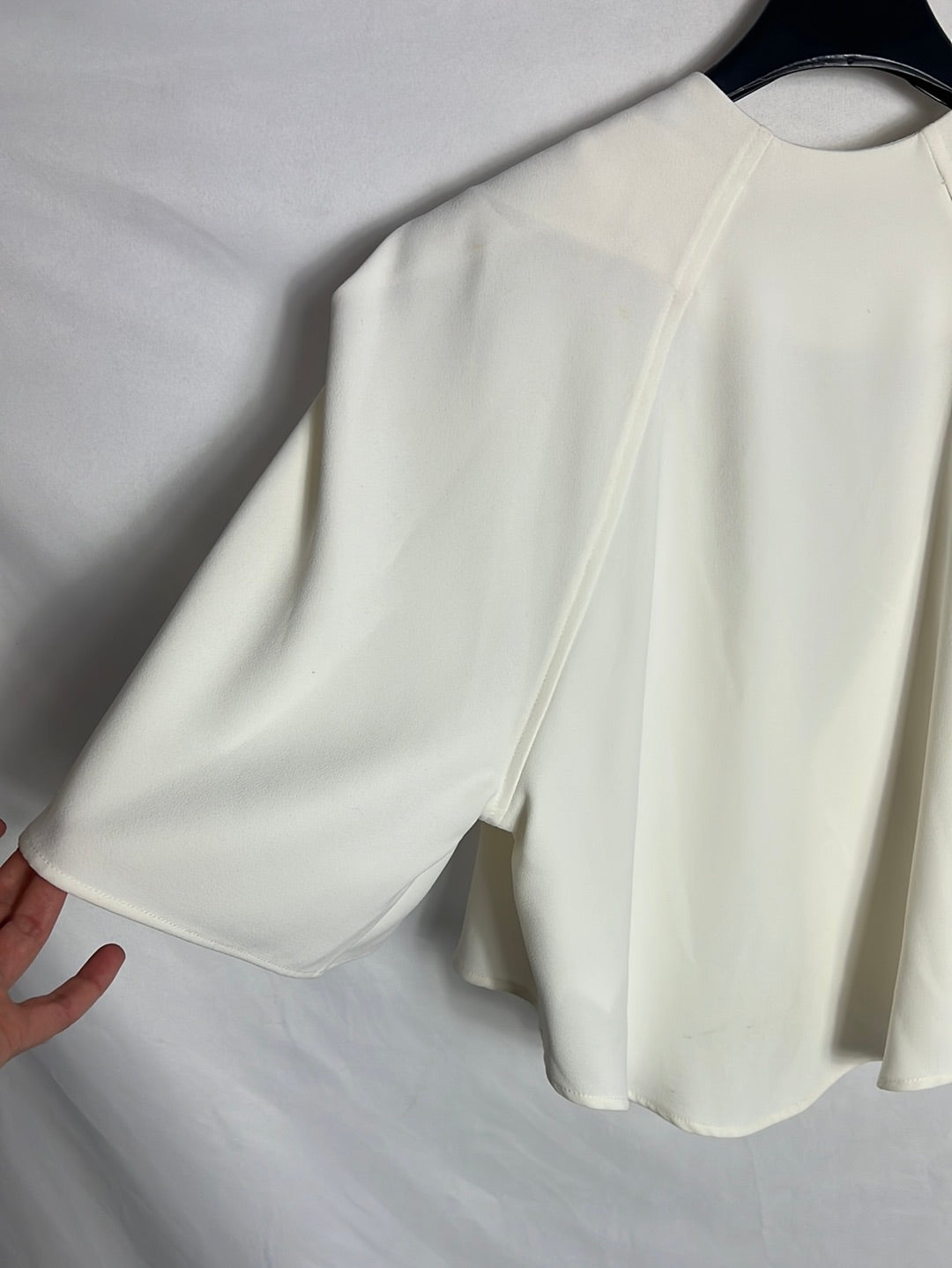 IRO. Blusa efecto capa color crudo. T 34