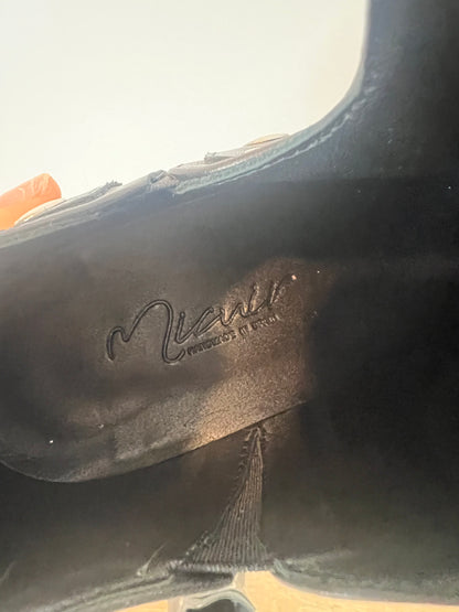 MICUIR. Botines negros tachuelas T.38