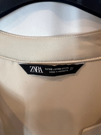 ZARA. Beige satin dress T.xs