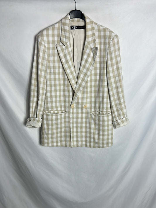 ZARA. Blazer cuadros beiges y blancos. T XS (oversized)
