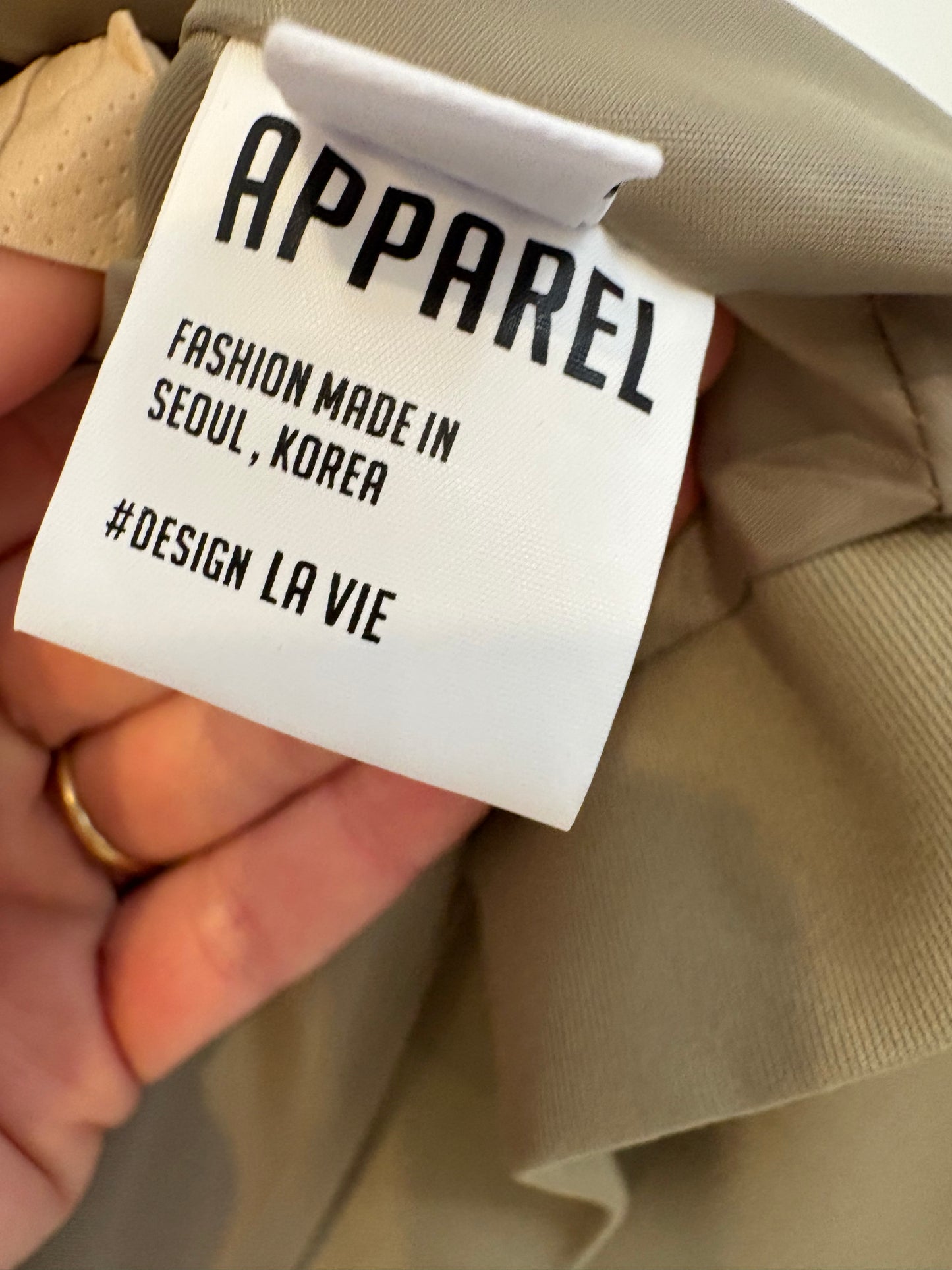 LA VIE. Chaqueta verde cropped bolsillos