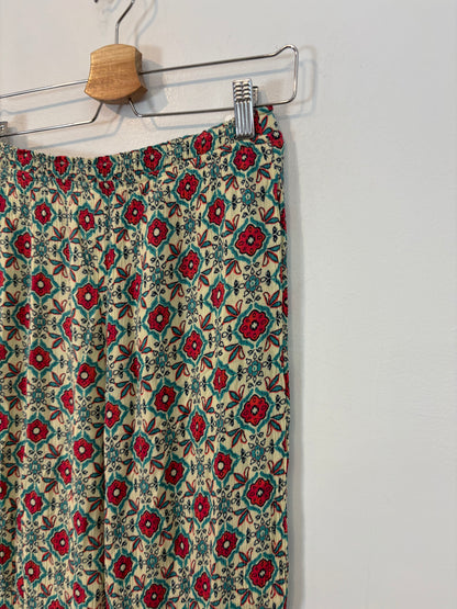 ZARA. Conjunto fluido estampado. T S