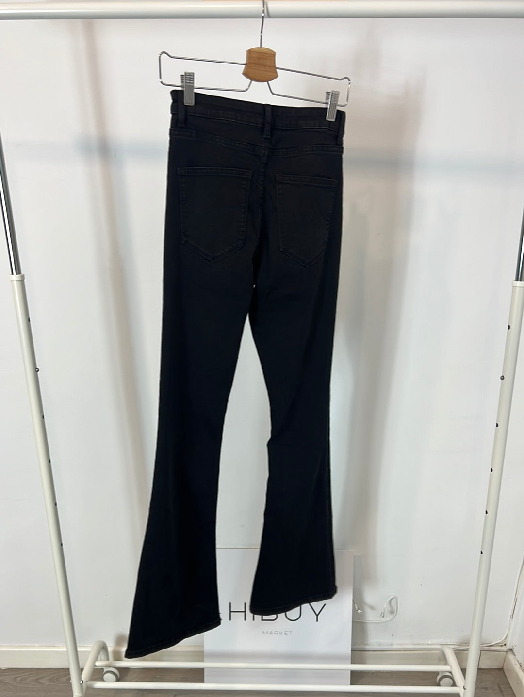 ZARA. Denim negro campana. T 36