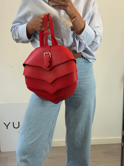 OTRAS. Mochila roja piel