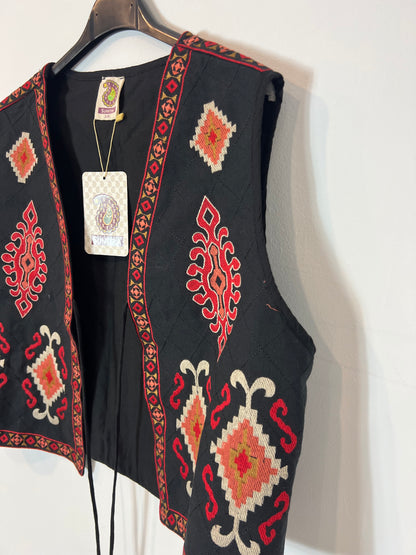 SUMITRA. Black embroidered vest Tl/XL