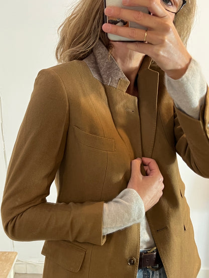 WINDSOR. Blazer cashmere camel detqlle cuello