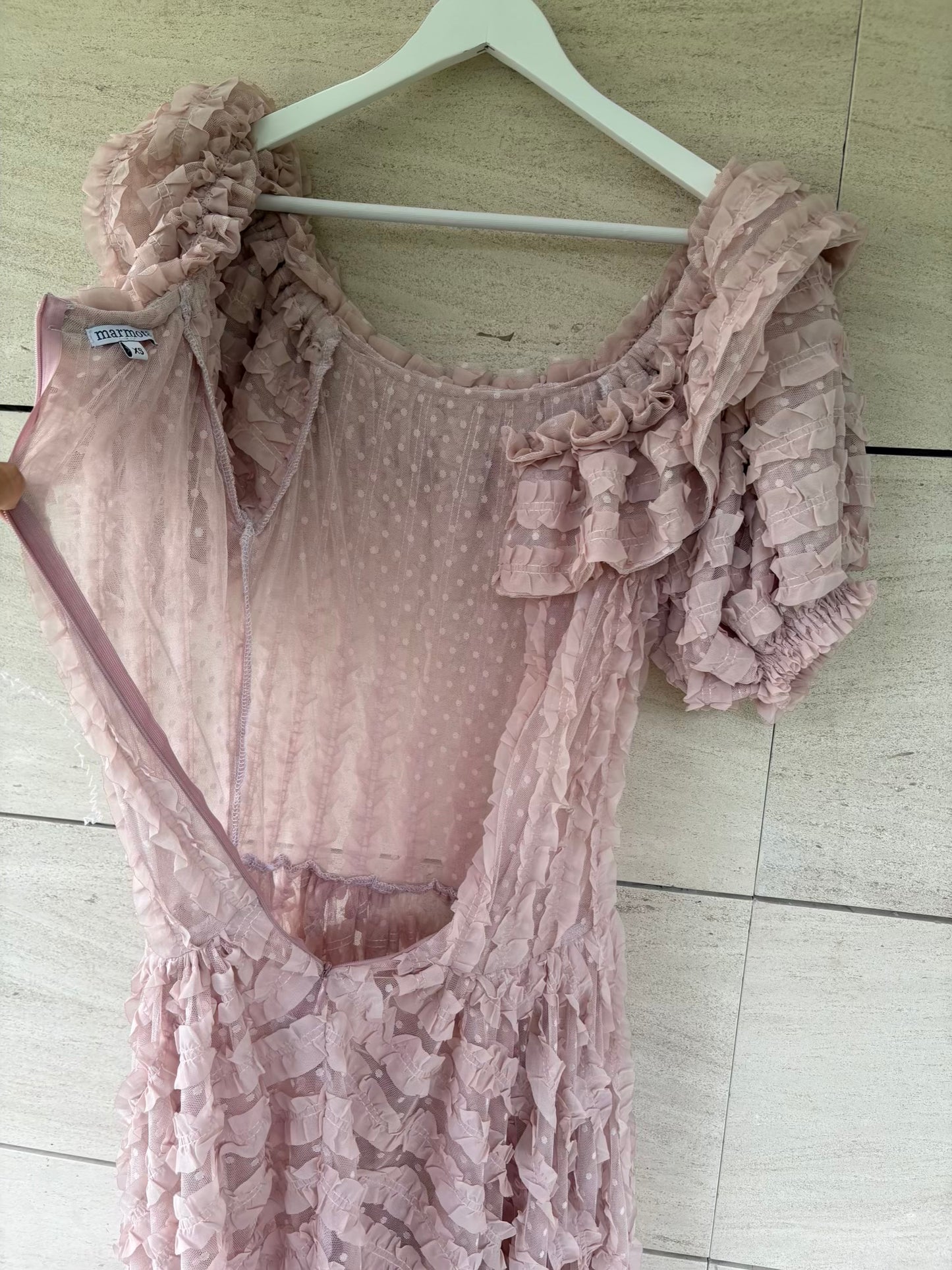 MARMOTA. Vestido largo de gala en tul plumeti rosa empolvado