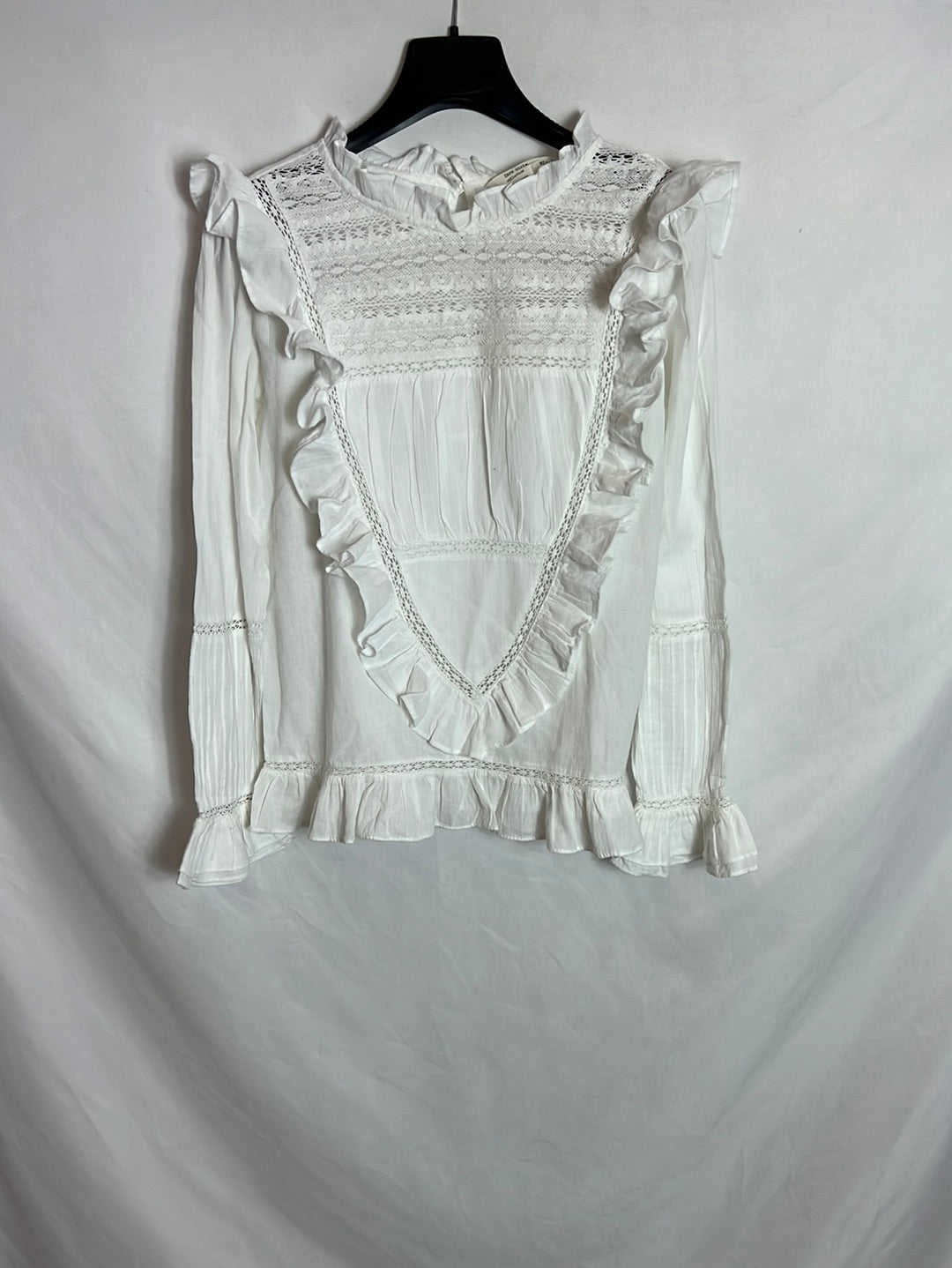 ZARA. Blusa blanca detalles encaje y volantes. T 13-14 años (S)