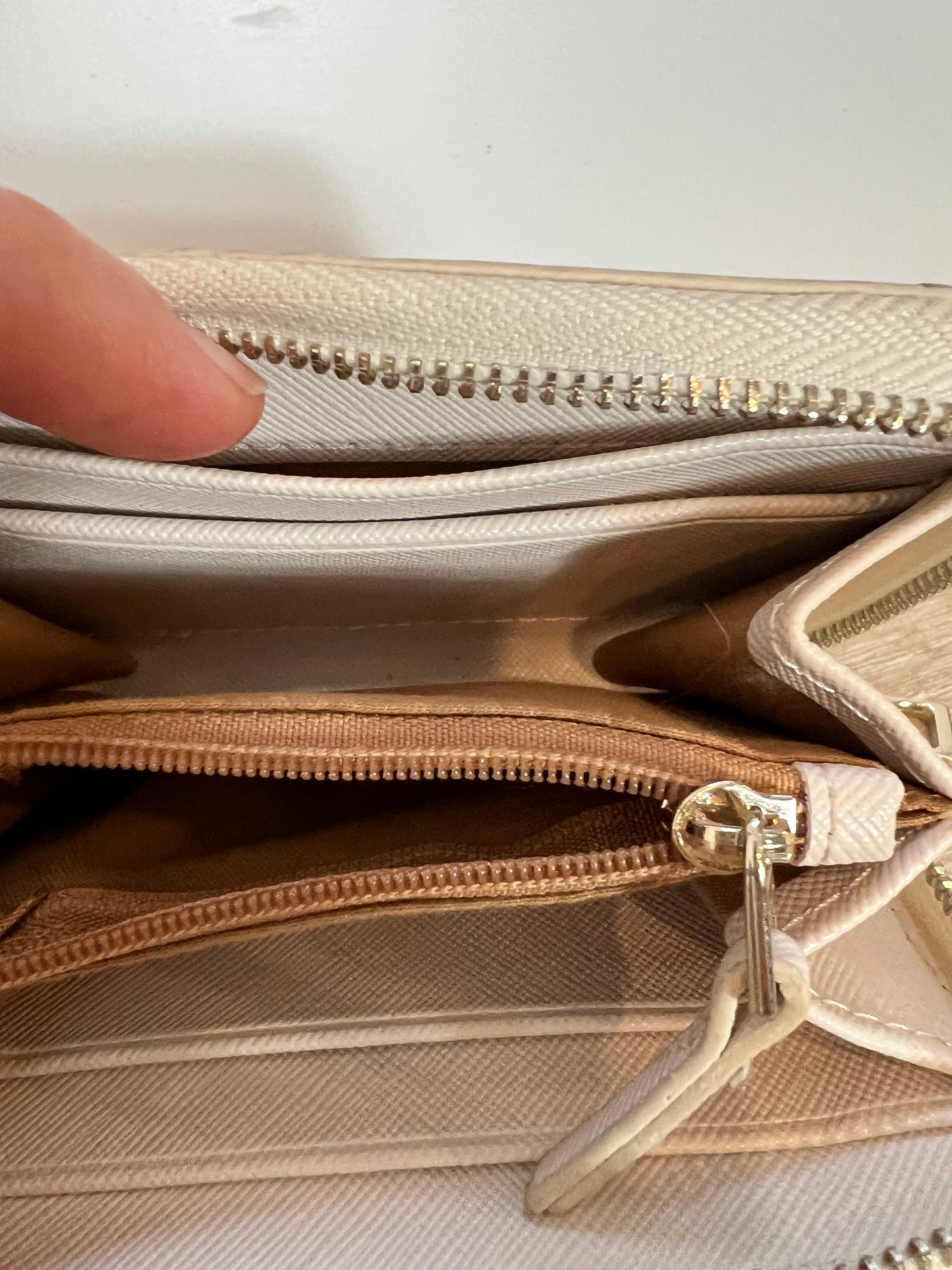 PARFOIS. Monedero tarjetero beige