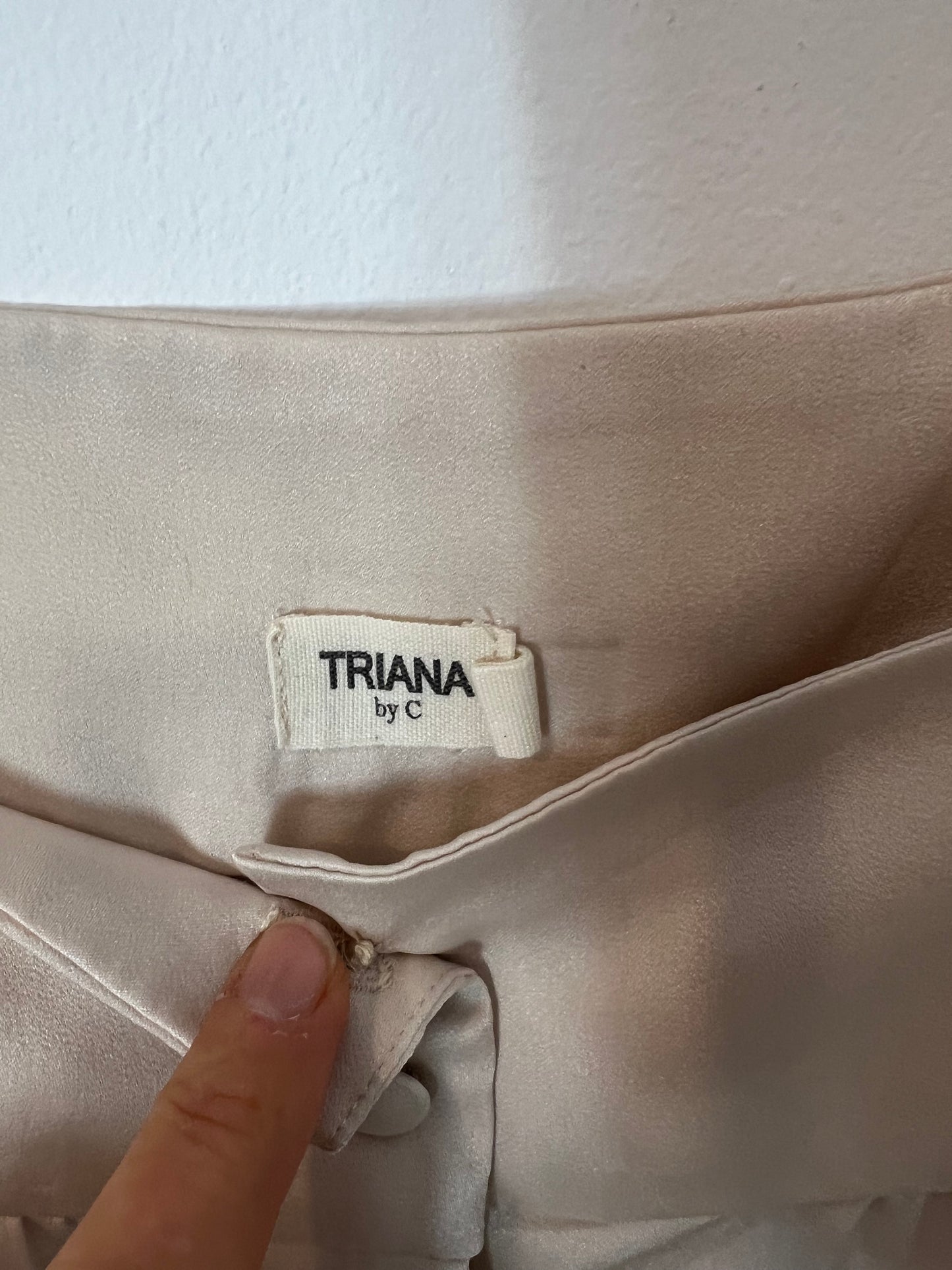 TRIANA BY C. Satin beige Ts blouse