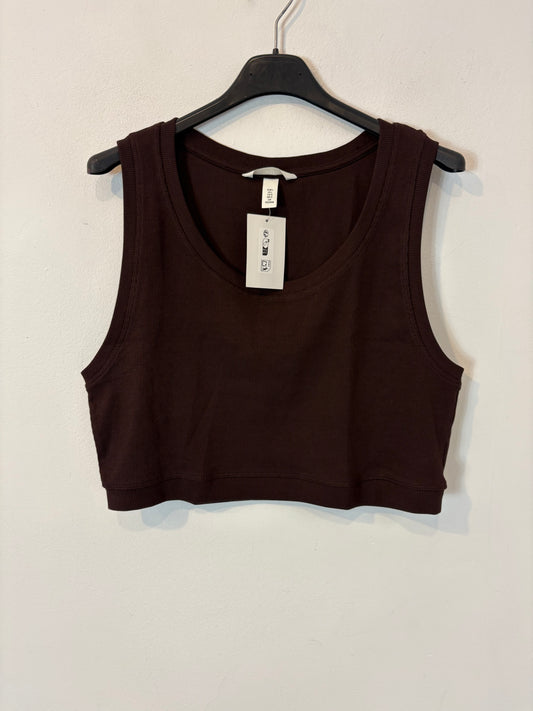 H&M. Top marrón canalé