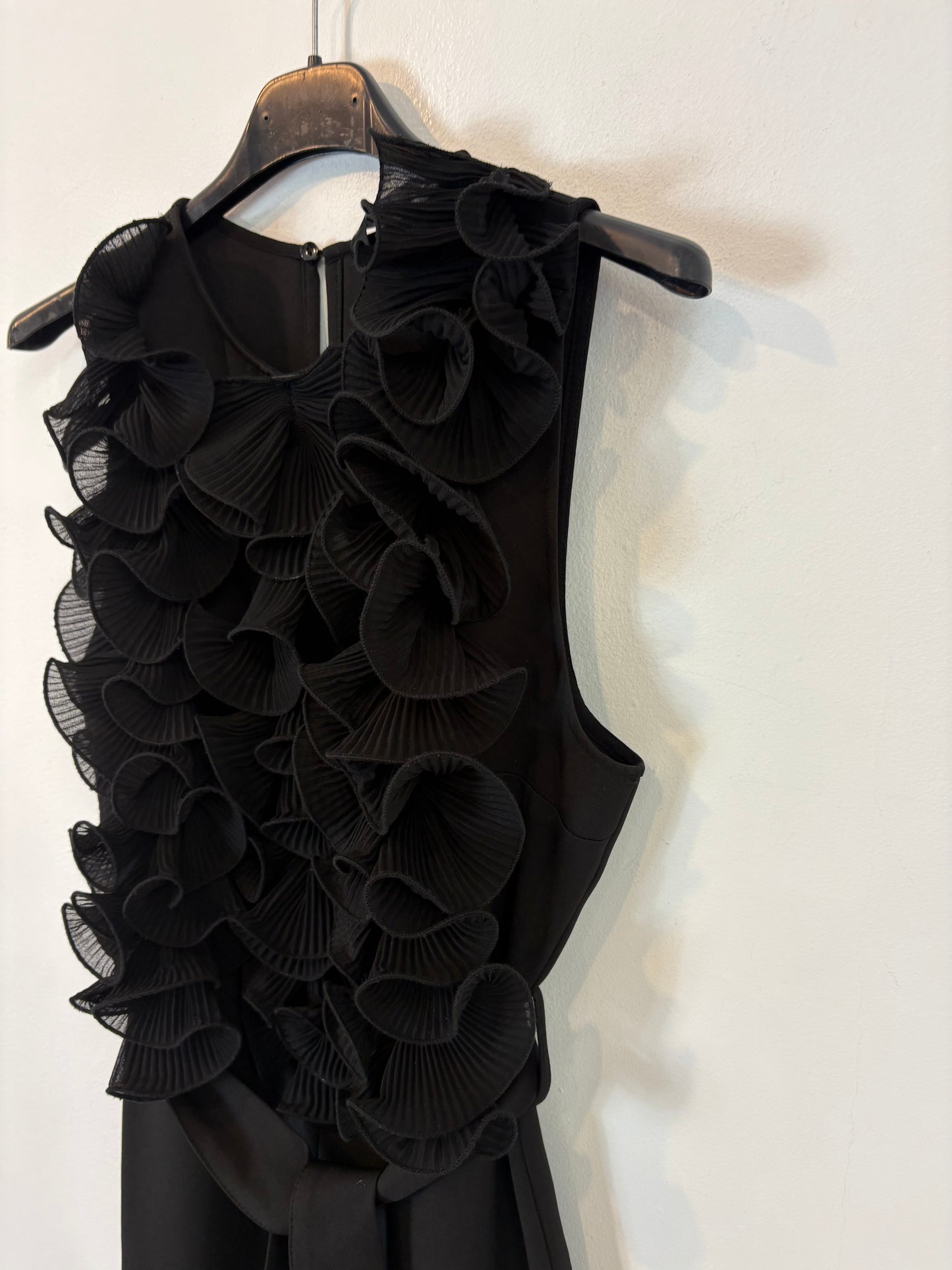 ZARA. Mono largo detalle volantes. T XS