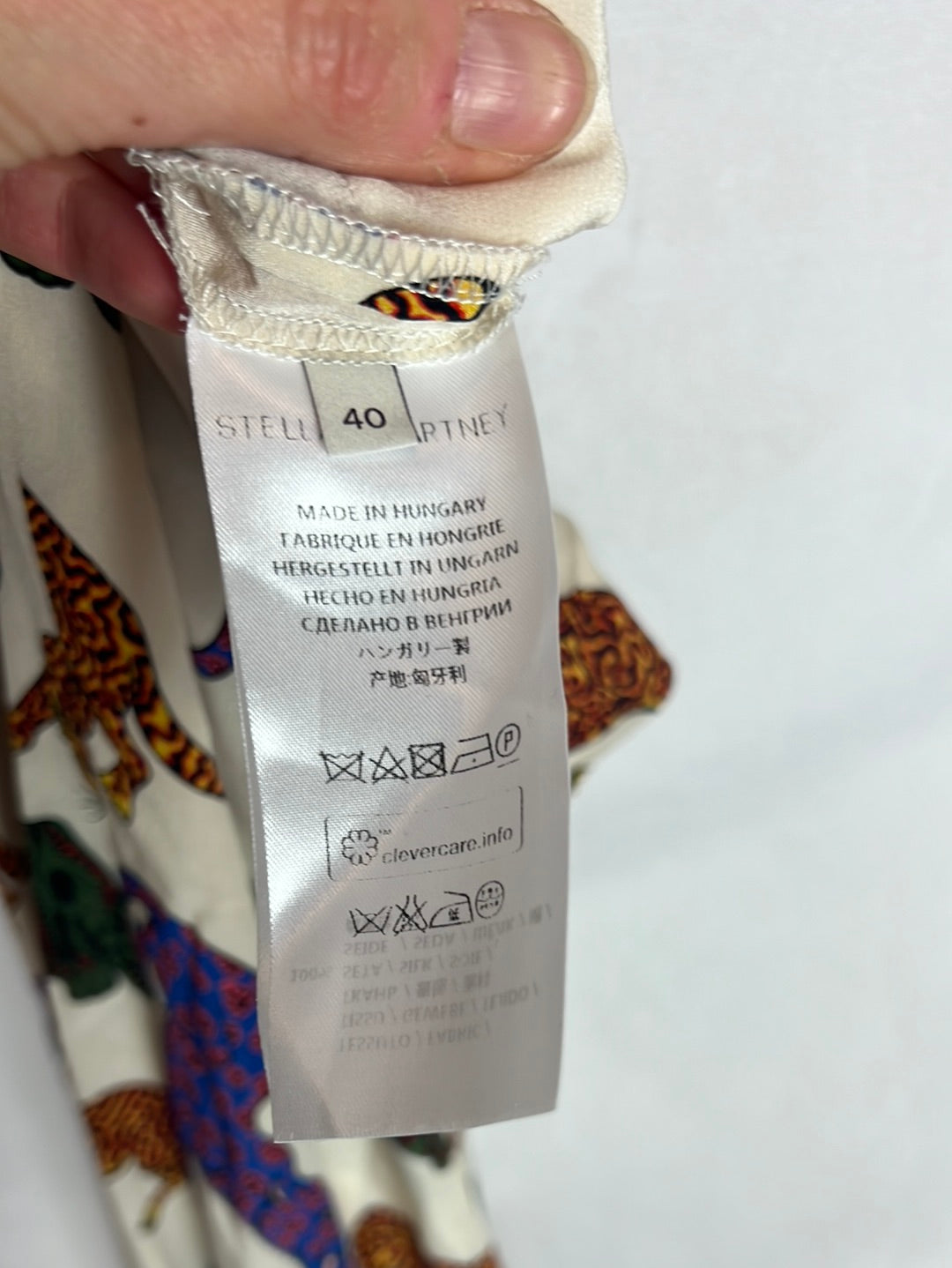 STELLA McCARTNEY. Silk-print trousers. Size 40