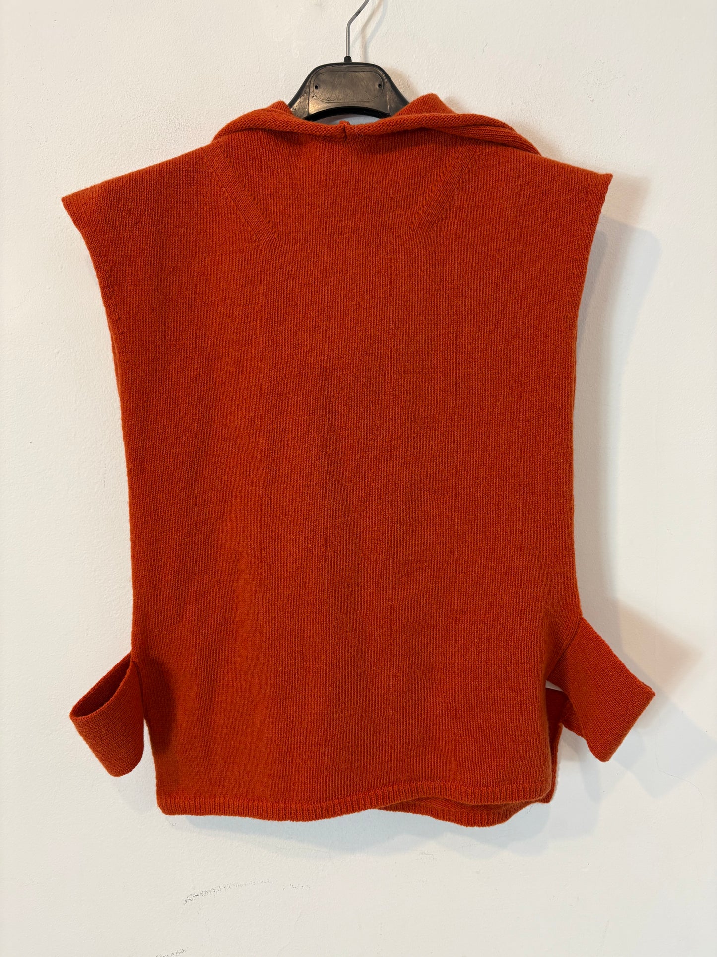 GIMAGUAS. Top lana sin mangas