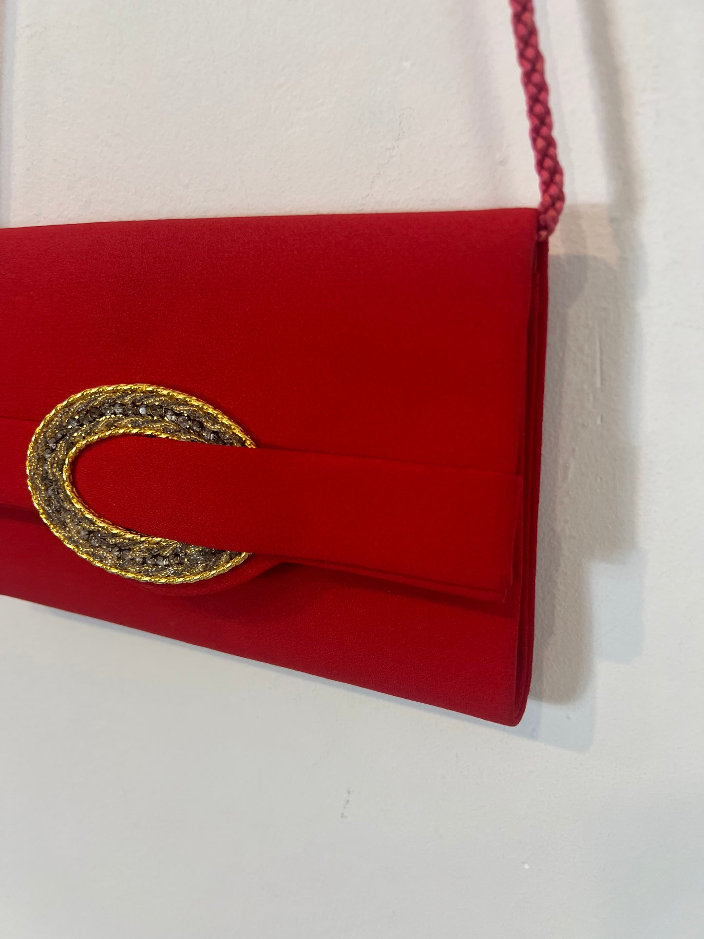 OTHERS. Red wallet detail