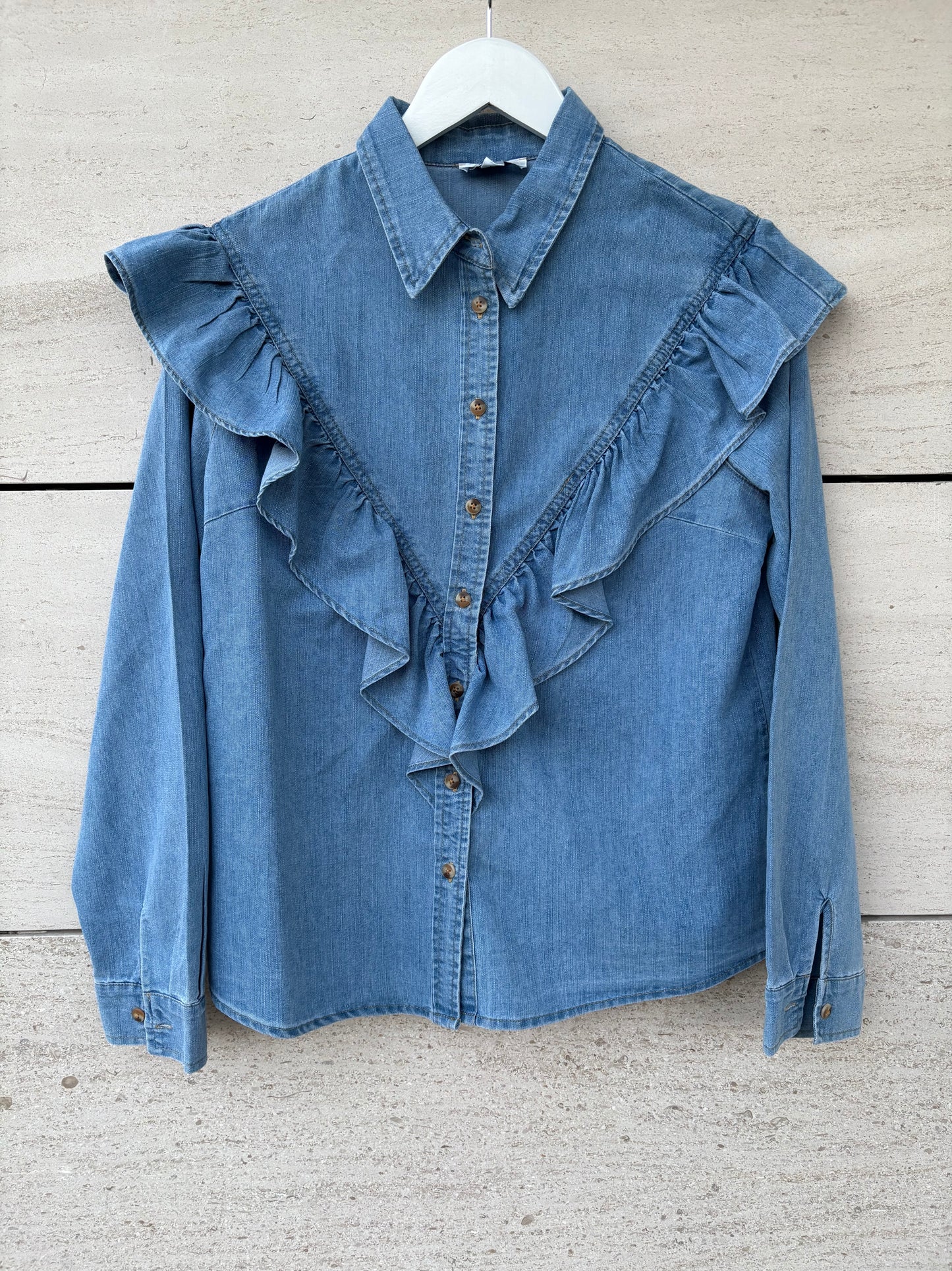 CIMINY. Camisa denim ligera volante