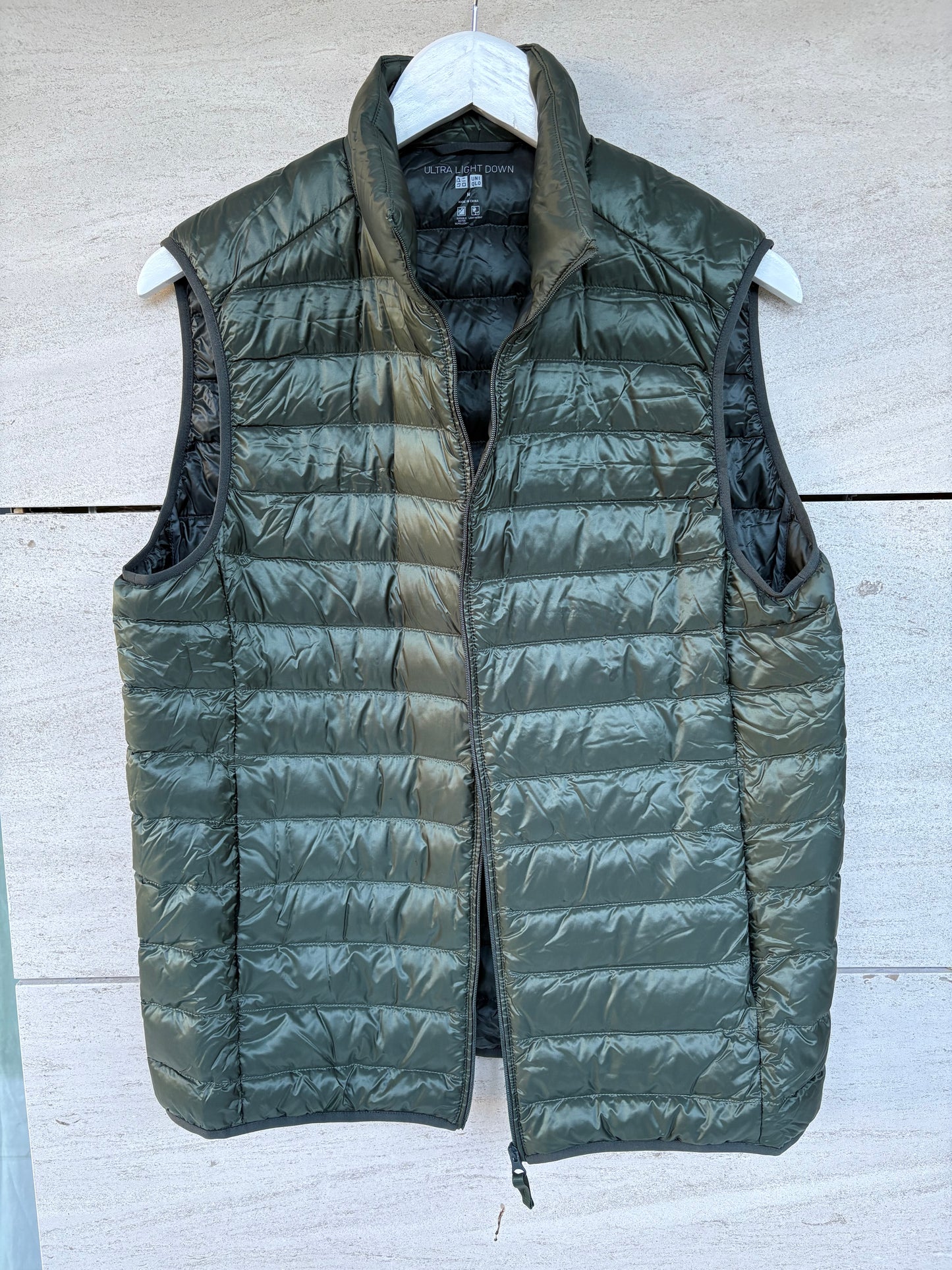 UNIQLO. Ultralight green down vest. TM