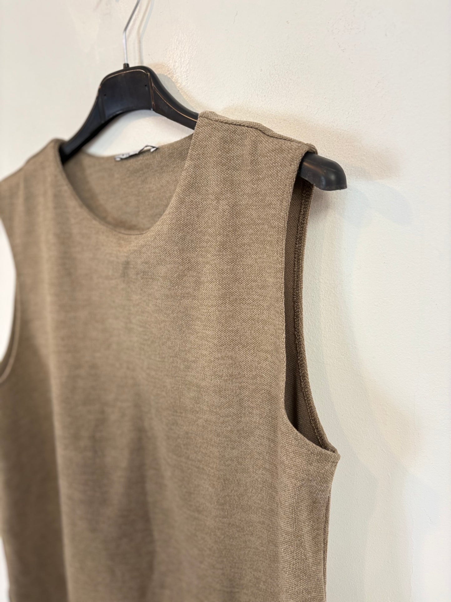ZARA. Top punto marrón jaspeado