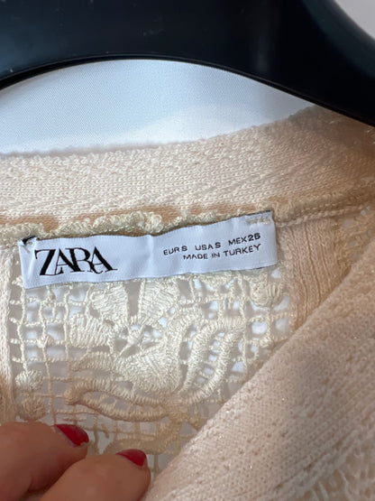 ZARA. Top beige troquelado. T S