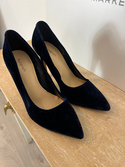 AUTOGRAPH. Salones azules terciopelo. T 38