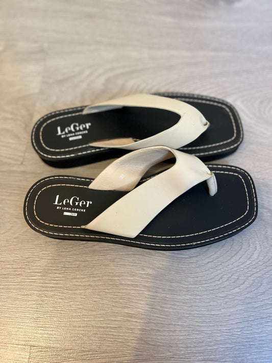 LEGER. Sandalias beige T.38