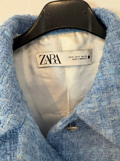 ZARA. Chaqueta tweed azul claro