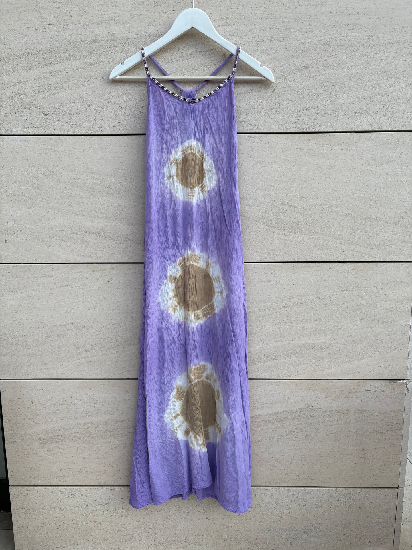 OTRAS. Vestido midi malva detalle abalorios