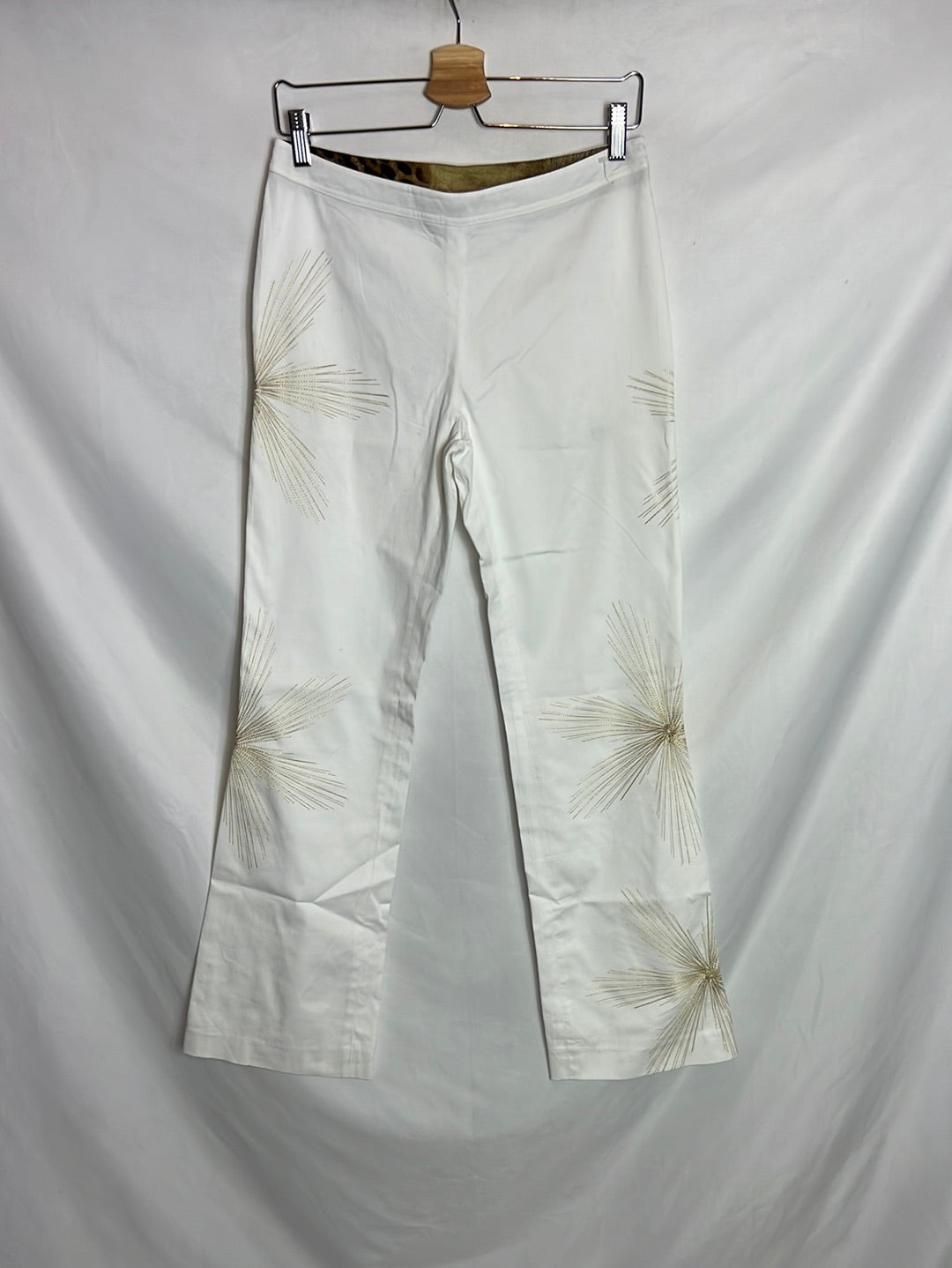 ROBERTO CAVALLI. White trousers with gold embroidery. Size 42 (40)